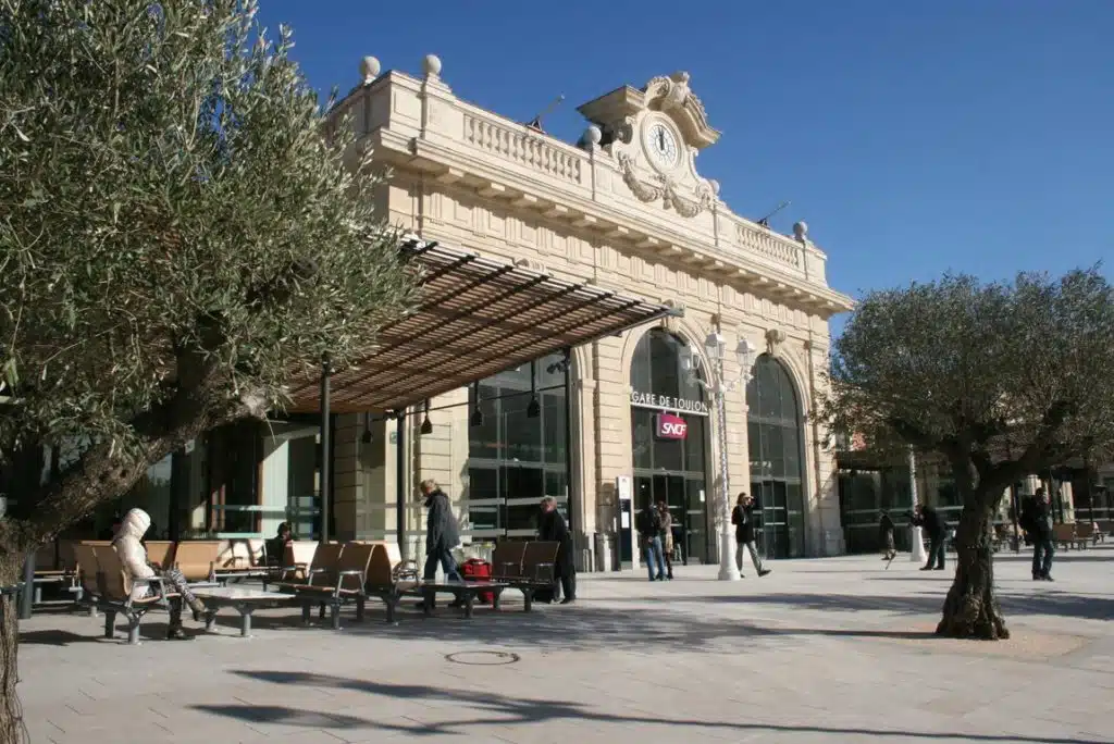 transport plongeurs gare de toulon