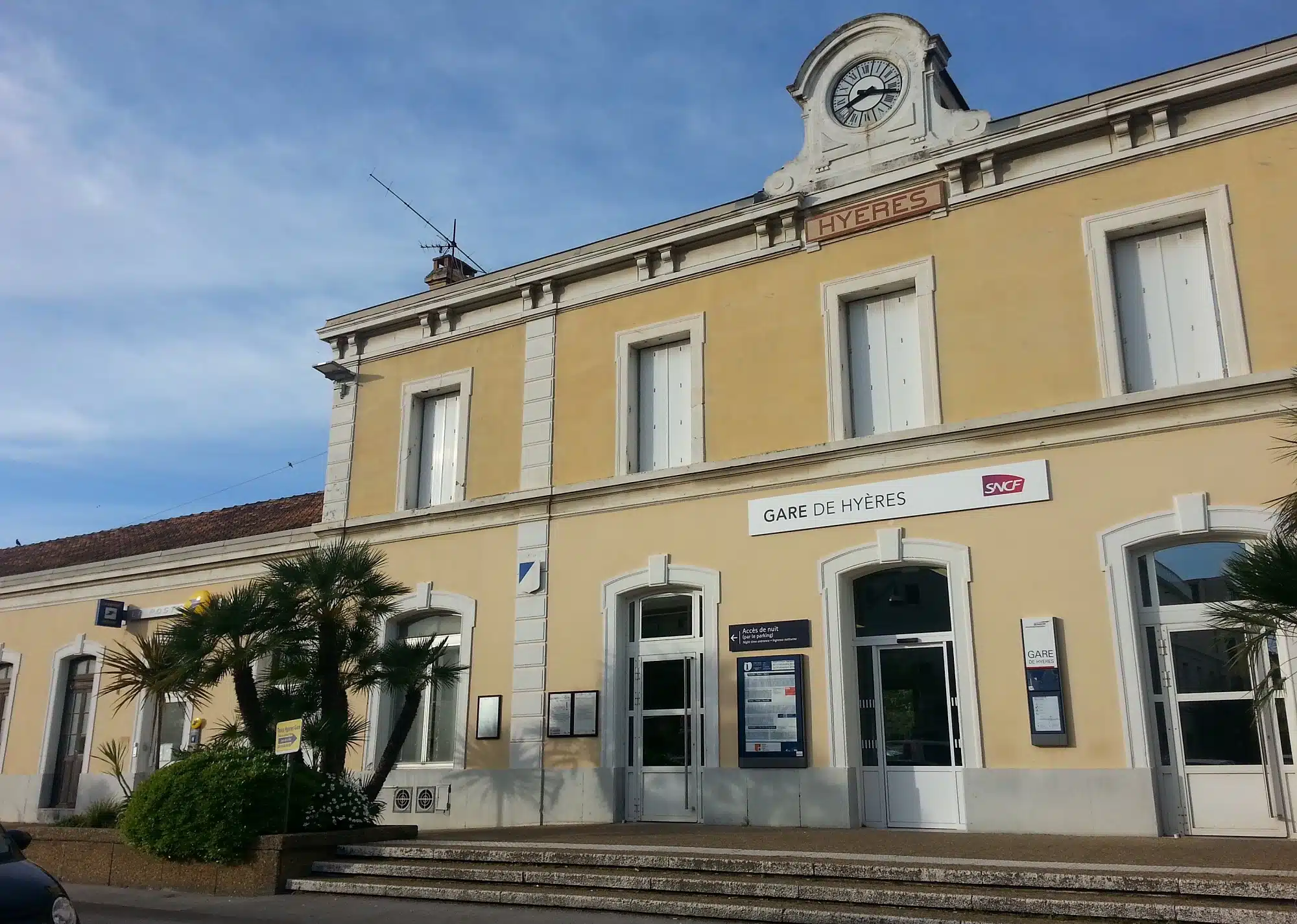 transfert gare de hyères saint tropez ramatuelle la croix valmer cogolin port grimaud gassin 