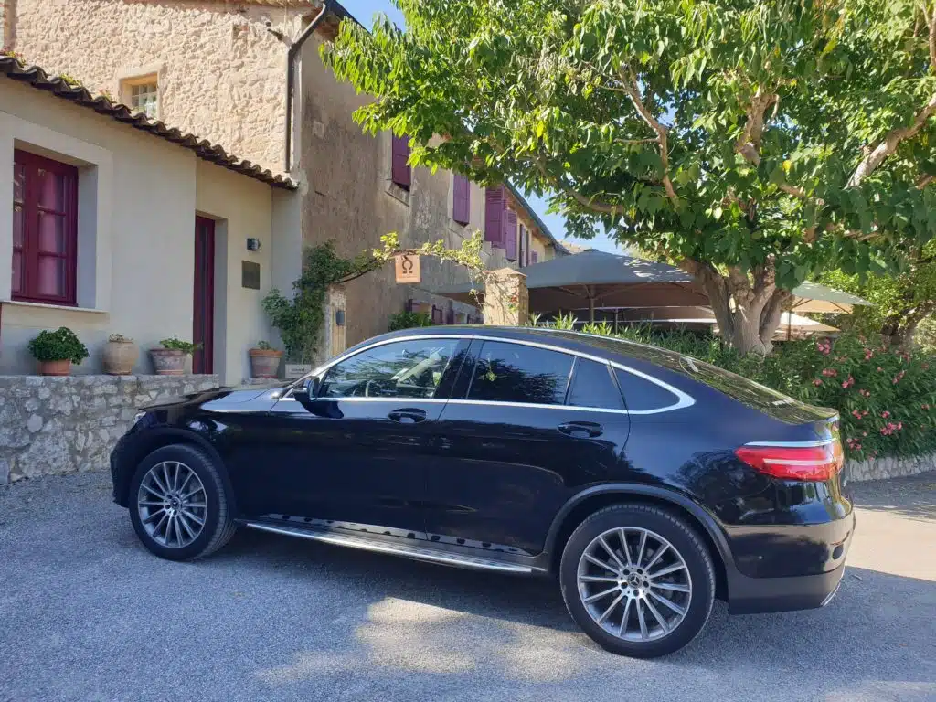 chauffeur privé vtc hotel domaine du lac provence flassans mariage séminaire transport