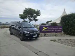 chauffeur privé vtc aéroport toulon hyères marseille nice terminal affaire signature transport taxi