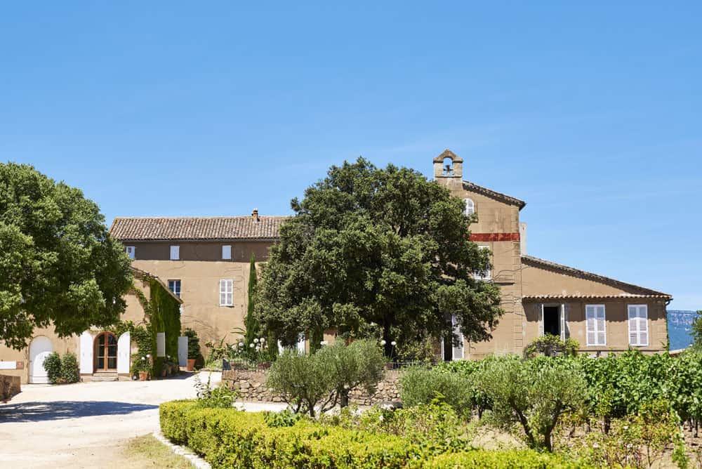 Chauffeur Privé VTC Château La Tour de L'Évêque Service de Transport pour Mariages et Séminaires 